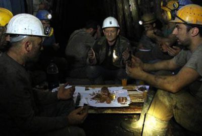 Madenciler, yılbaşını yerin metrelerce altında kutladı