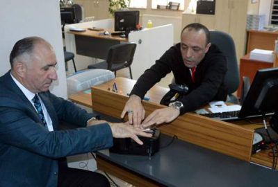 Yeni kimlik kartına ilk günden büyük ilgi