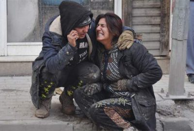 Acılar içinde ambulans bekledi