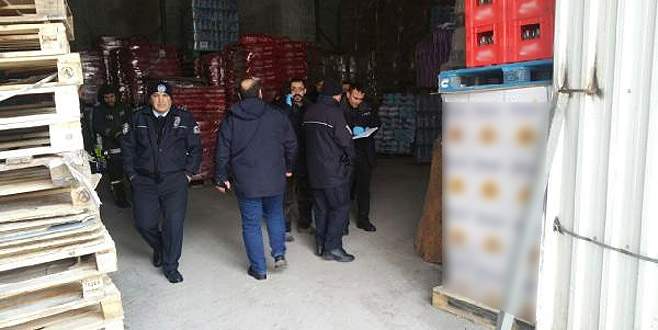 3 tonluk paletin altında kalan işçi yaşamını yitirdi