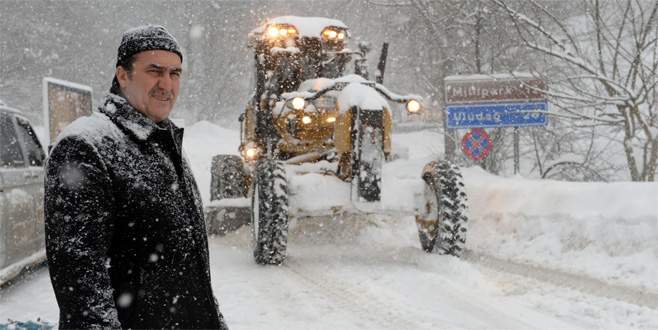 Osmangazi’de 480 kişilik ekip karla mücadele ediyor