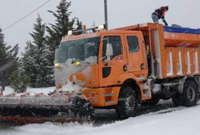 Bursa’da karla kesintisiz mücadele devam ediyor