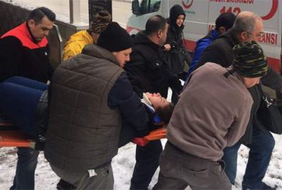 Bursa’da buzda düşen genç kız hastanelik oldu