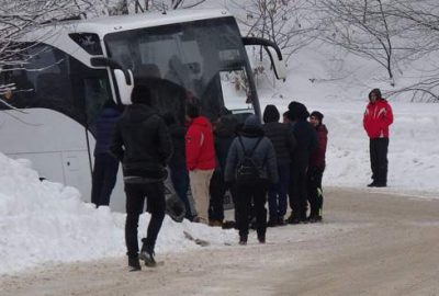 Üniversitelileri taşıyan otobüs Uludağ yolunda kara saplandı