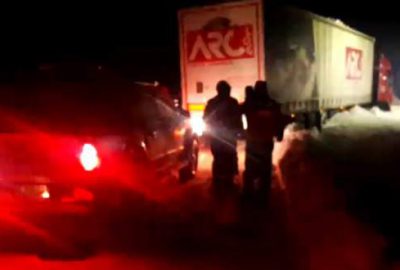 Kayan TIR Bursa-Bandırma karayolunu ulaşıma kapattı