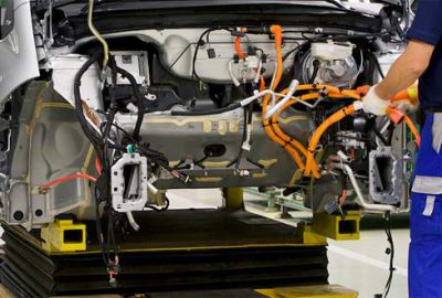 Le Pen’den otomotiv firmalarına uyarı! Bursa’yı da ilgilendiriyor