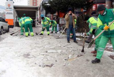 Bursa’da buz temizliği