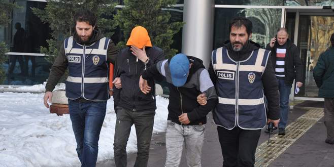 Bursa’da gaspçı gençler tutuklandı