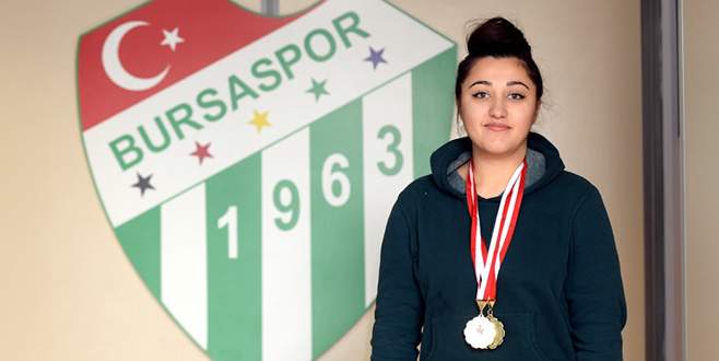 Timsah’ın zirve sevinci