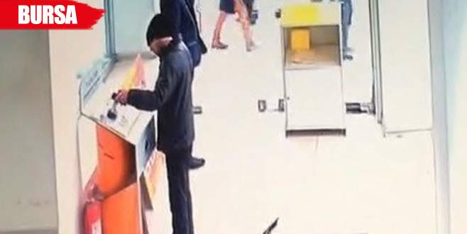 Müşteri gibi girdi, telefon çaldı