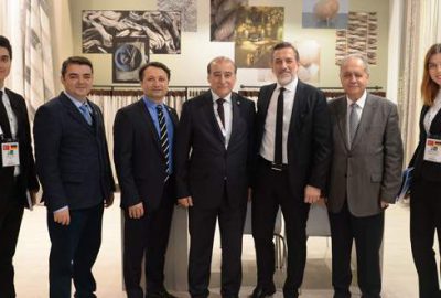 Frankfurt’ta gövde gösterisi