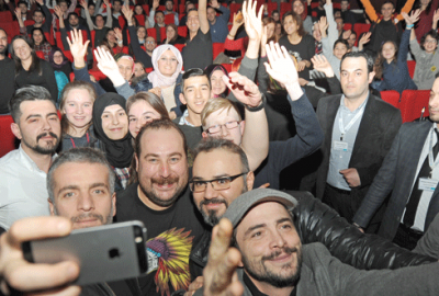 Galadan çıkıp İrfan’a koştular