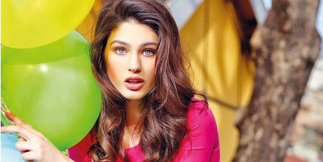 Ecem’den renkli paylaşım