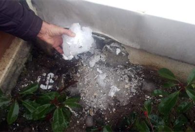 Gökten buz kütlesi düştü!