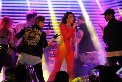 Hande Yener Uludağ’ı salladı!