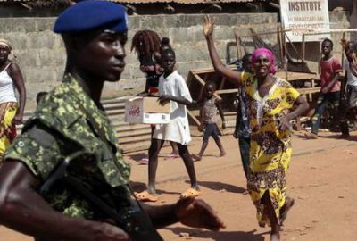 Afrika birlikleri Gambiya sınırında