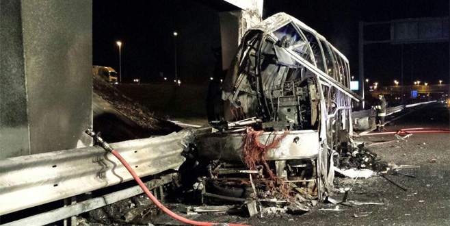 İtalya’da otobüs kazası: 16 ölü