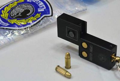 Ele geçirilen ‘anahtarlık tabanca’ şaşırttı