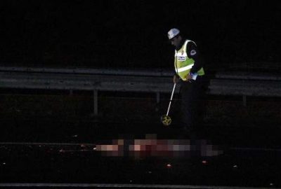 Önce minibüs sonra yoldan geçen diğer araçlar çarptı