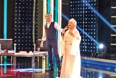 ‘Türkü Diyenler’de efsane bir ses