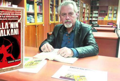 Bursa'da yaşayan yazar Hasan Erdem, son romanı “Atilla'nın Kalkanı”nda okuru