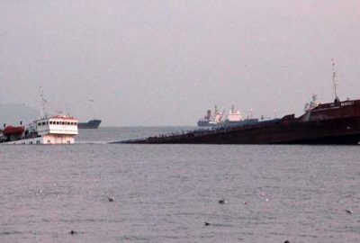 Kuruyük gemisi karaya oturdu