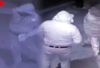 Hırsızlar parmak izlerini mendille temizleyip kaçtı