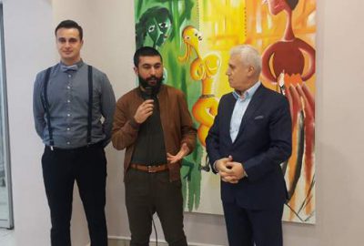 Genç ressamlar Ali Yılmaz ve Eray Yücel, Konak Kültürevi'nde sanatseverlerin