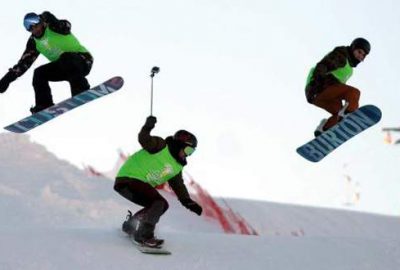 Uludağ’da nefes kesen snowboard gösterisi