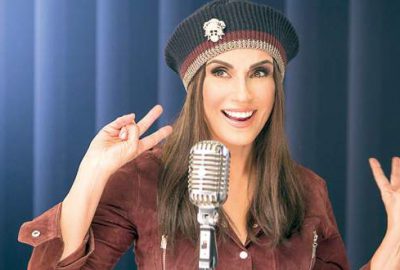 Ayşegül’den yeni bir klip