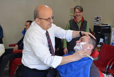 Sargın vatandaşı tıraş etti