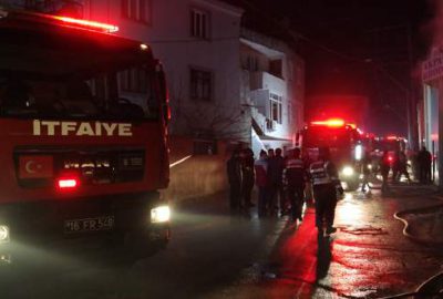 Bursa’da kumaş deposunda yangın