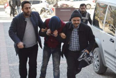 Silahlı market soyguncusu ve gözcüsü tutuklandı