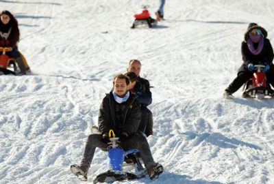 Uludağ’da tatilcilerin kızak keyfi