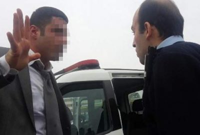 Polise yumruk atan sürücüye vatandaşlardan linç girişimi