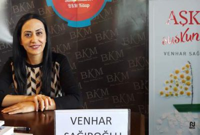 Bursalılarla imza gününde buluşan Venhar Sağıroğlu, okurla gönül bağı kurduklarını