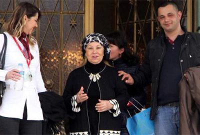 Bedia Akartürk Bursa’da katarakt ameliyatı oldu