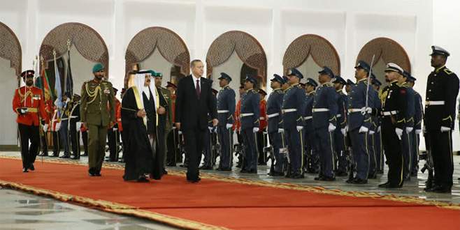 Cumhurbaşkanı Erdoğan Bahreyn’de resmi törenle karşılandı