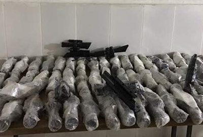 Durdurulan araçta silah dürbünleri ele geçirildi