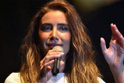 Şarkıcı Sıla trafik kazası geçirdi