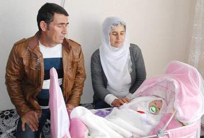 Yeni doğan bebeklerine ‘Evet’ ismini koydular