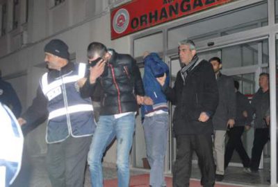 Eniştelerinin evini soydular