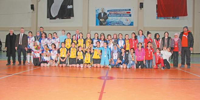 Kızların yıldızı Fethiye Dörtçelik!