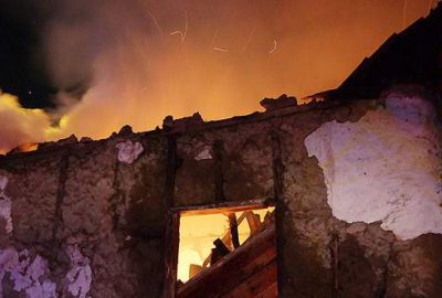 Bursa’da metruk bina yangını