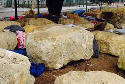 Evsiz mültecilere insanlık dışı uygulama