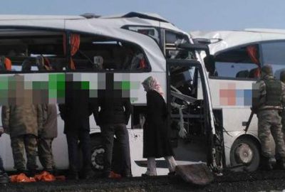 İki otobüs çarpıştı: 8 ölü