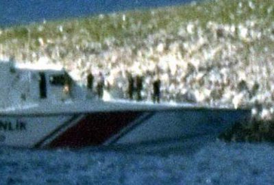 Türk askerinden Kardak’ta yakın inceleme