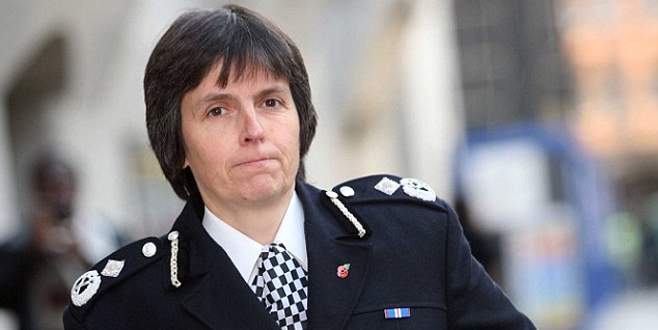 Scotland Yard bir kadına emanet
