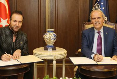 Ünlülerin doktorundan Harmancık’a okul