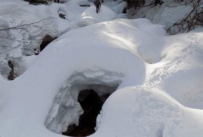 Uludağ’ın dereleri Eskimo evlerine döndü